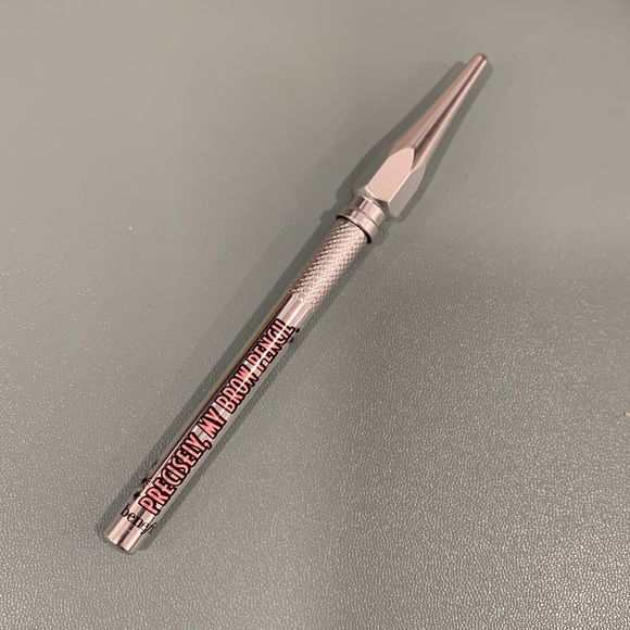 $9🌻 Benefit Precisely, My Brow Pencil in 4 - Picture 1 of 2